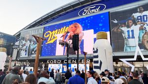 Miller Lite: The ONLY beer of the Dallas Cowboys